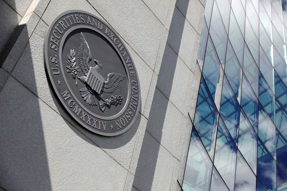 The seal of the U.S. Securities and Exchange Commission (SEC) is seen at their headquarters in Washington, D.C., U.S., May 12, 2021. REUTERS/Andrew Kelly/File Photo Acquire Licensing Rights